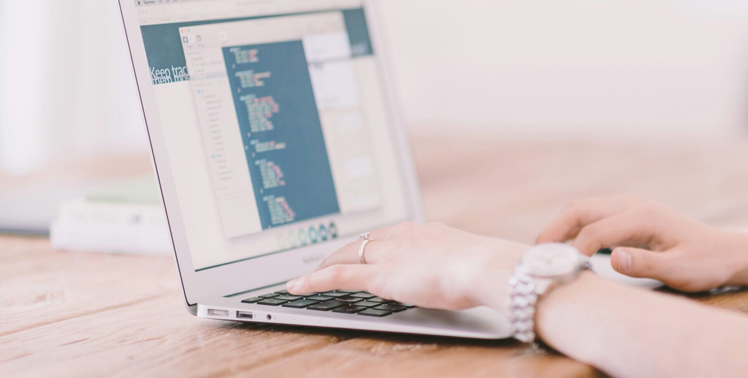 Smartdesc Newsletter: Dropbox Phishing Attacks, Achieving ISO 27001 & More Charity Roundtables