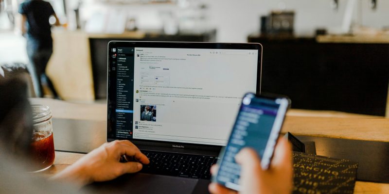 austin-distel-gUIJ0YszPig-unsplash Smartdesc - Mobile Phones