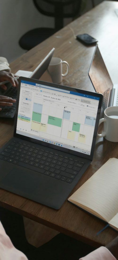 windows-FUGfBZDQOwI-unsplash Smartdesc - The non-profit modern workspace